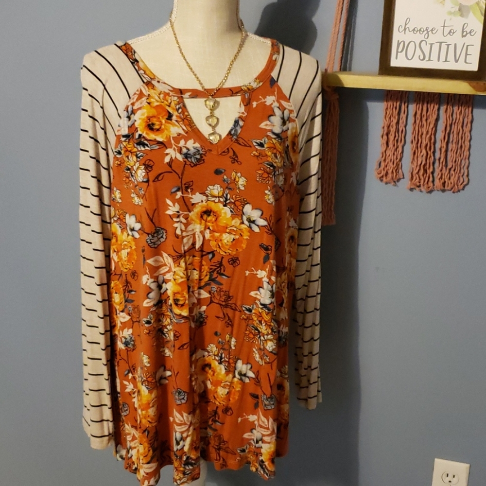 Ladies size 18/20 Floral Blouse